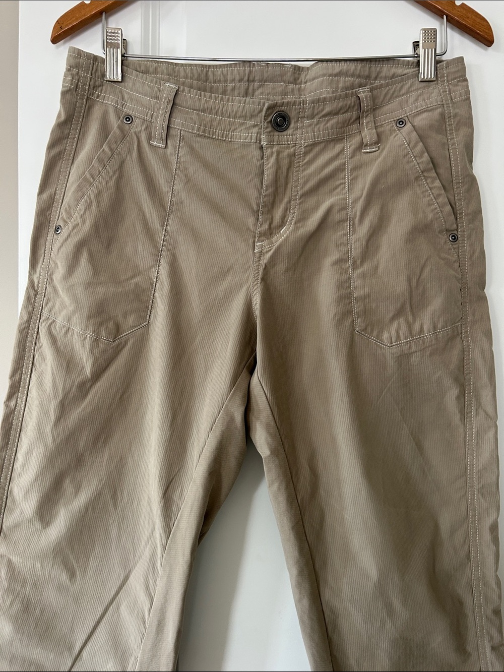 Kuhl Striped Pants Sz 10 w MEASUREMENTS Khaki Tan Pockets Logo Patch. Hiking
